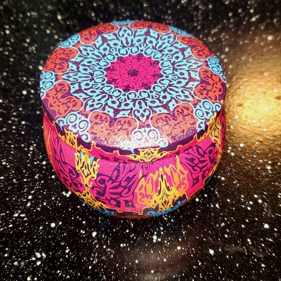 Rose Scented Candle 🕯 - Picture 3 of 4